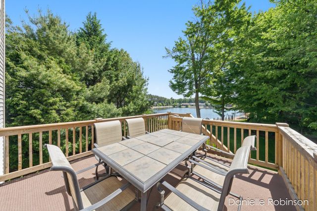 16936 Birchview Drive, Nunica, MI 49448