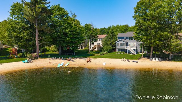 16936 Birchview Drive, Nunica, MI 49448