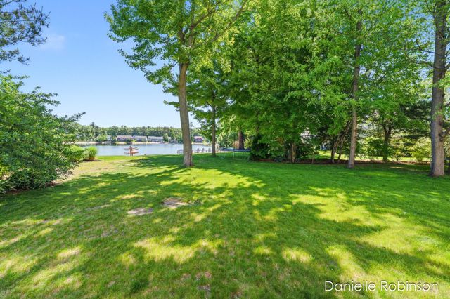 16936 Birchview Drive, Nunica, MI 49448