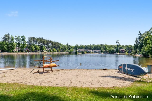 16936 Birchview Drive, Nunica, MI 49448