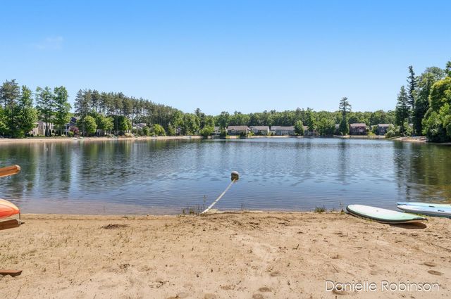 16936 Birchview Drive, Nunica, MI 49448
