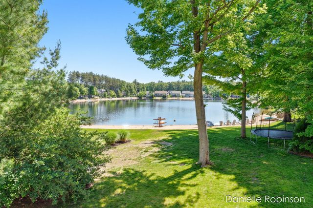 16936 Birchview Drive, Nunica, MI 49448
