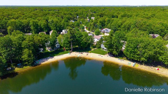16936 Birchview Drive, Nunica, MI 49448