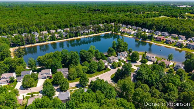 16936 Birchview Drive, Nunica, MI 49448