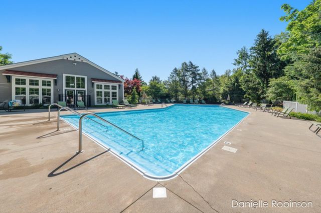 16936 Birchview Drive, Nunica, MI 49448