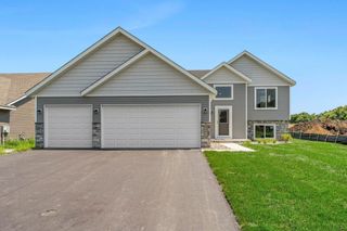 2017 Aster Lane, Mankato, MN 56001
