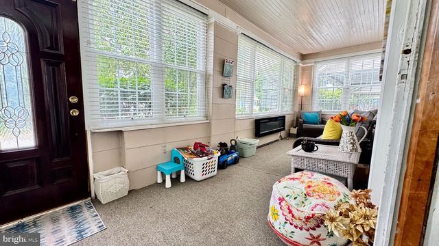 28 S ELM AVE, Aldan, PA 19018