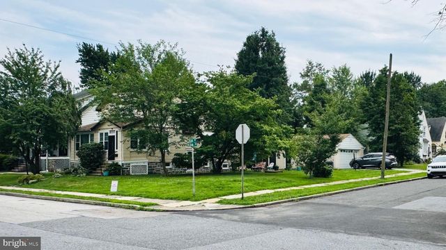 28 S ELM AVE, Aldan, PA 19018