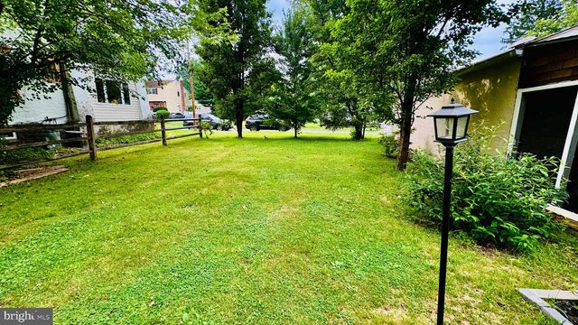 28 S ELM AVE, Aldan, PA 19018