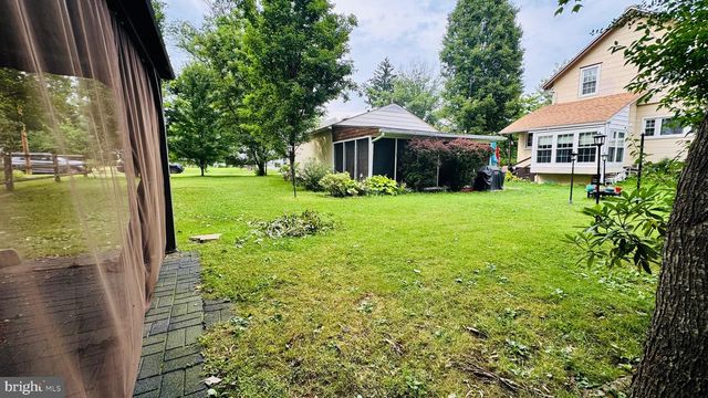 28 S ELM AVE, Aldan, PA 19018