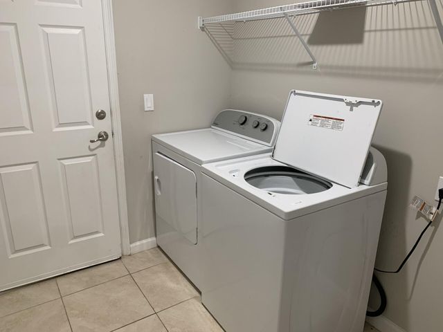 872 SE Chaloupe Avenue, Port St. Lucie, Port St Lucie, FL 34983