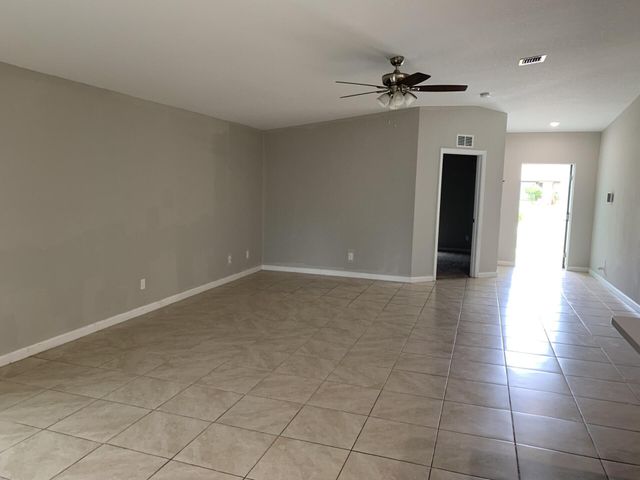 872 SE Chaloupe Avenue, Port St. Lucie, Port St Lucie, FL 34983
