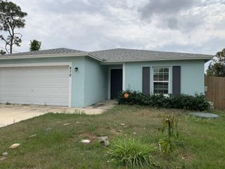 872 SE Chaloupe Avenue, Port St. Lucie, Port St Lucie, FL 34983