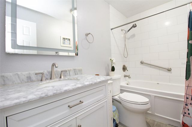 5282 BEACH DRIVE SE APT D, St Petersburg, FL 33705