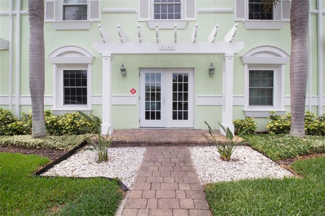 5282 BEACH DRIVE SE APT D, St Petersburg, FL 33705