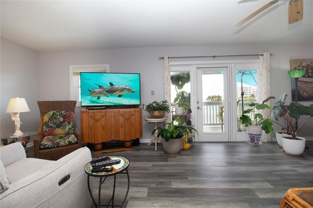5282 BEACH DRIVE SE APT D, St Petersburg, FL 33705