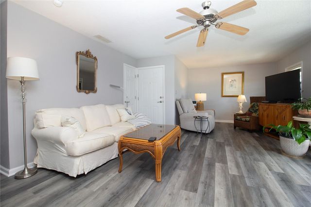 5282 BEACH DRIVE SE APT D, St Petersburg, FL 33705