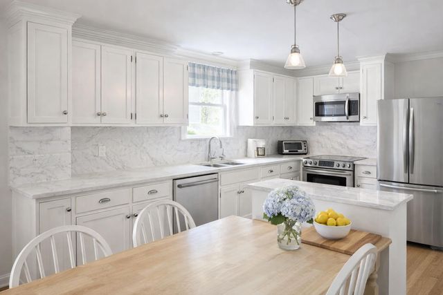 19 Marrick Court, Centerville, MA 02632