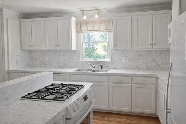 19 Marrick Court, Centerville, MA 02632