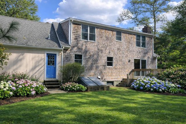 19 Marrick Court, Centerville, MA 02632