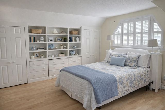19 Marrick Court, Centerville, MA 02632