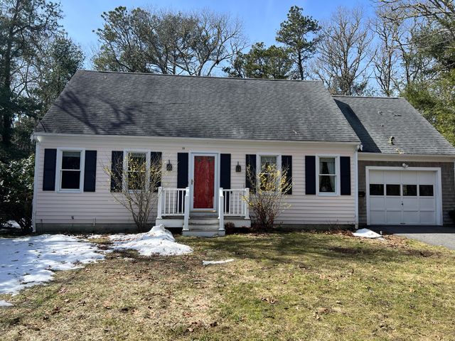 19 Marrick Court, Centerville, MA 02632