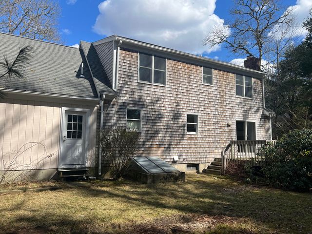 19 Marrick Court, Centerville, MA 02632