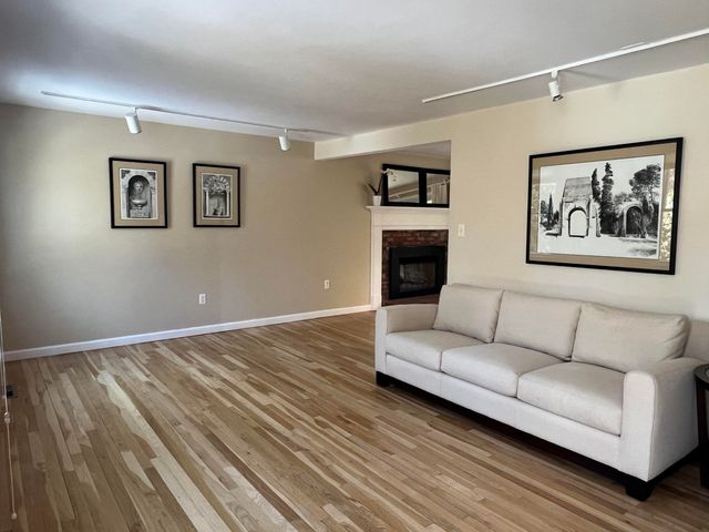 19 Marrick Court, Centerville, MA 02632