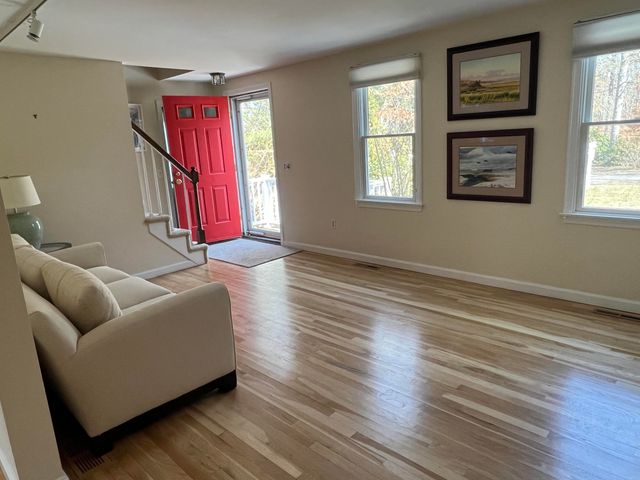 19 Marrick Court, Centerville, MA 02632