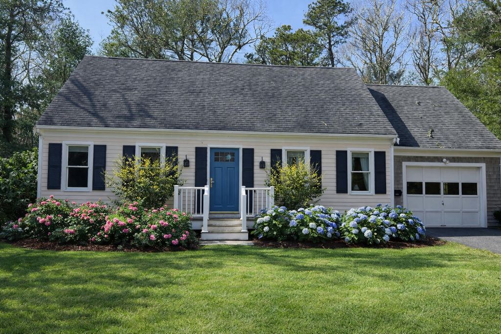 19 Marrick Court, Centerville, MA 02632