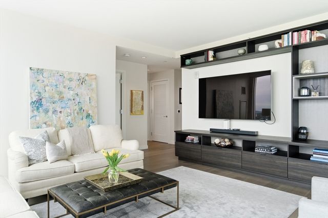 188 Brookline 26J, Boston, MA 02115