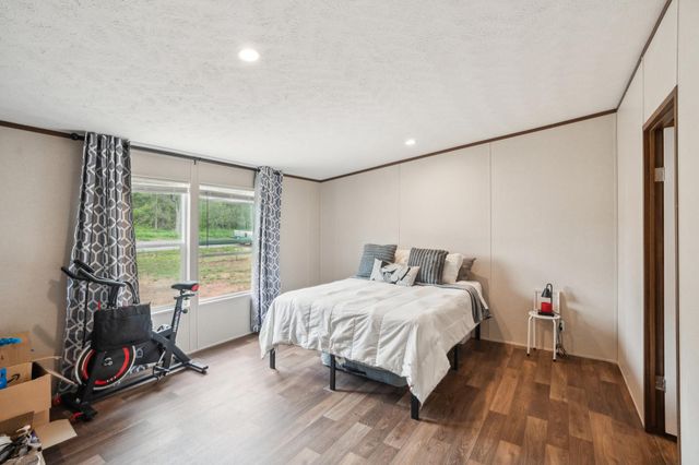 989 Ferguson LOOP, Dale, TX 78616
