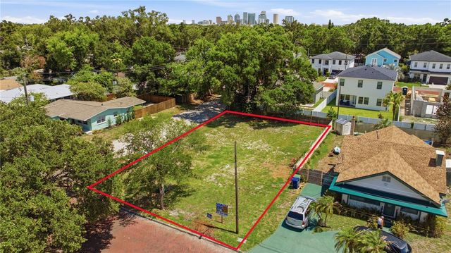 904 W FRIBLEY STREET, Tampa, FL 33603