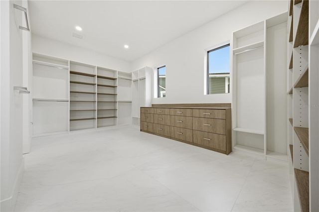 904 W FRIBLEY STREET, Tampa, FL 33603