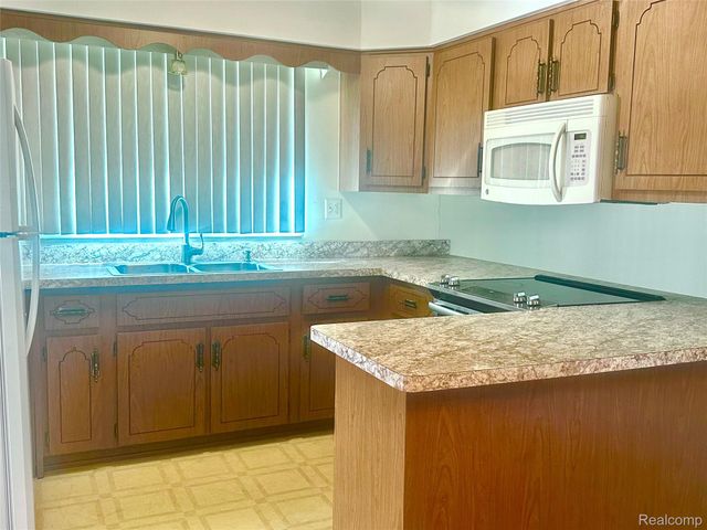 13605 Ascot Drive, Sterling Heights, MI 48312