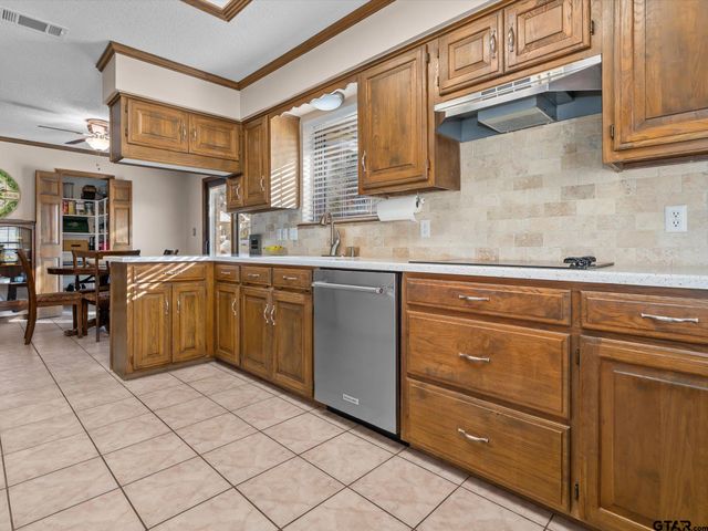 323 Hideaway Lane East, Hideaway, TX 75771