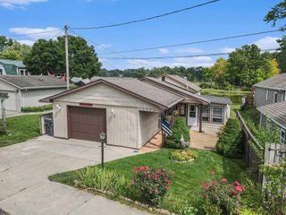 51765 Easy Street, Paw Paw Twp, MI 49079
