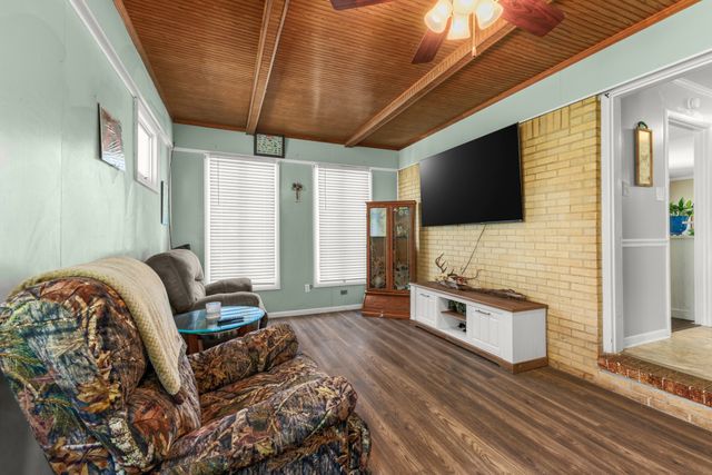 303 Moss Dr, Mcminnville, TN 37110
