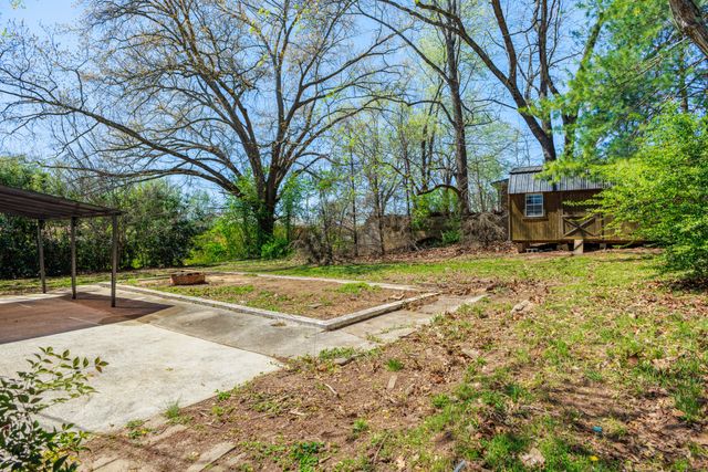 303 Moss Dr, Mcminnville, TN 37110