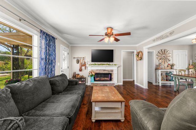 303 Moss Dr, Mcminnville, TN 37110