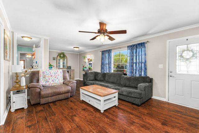 303 Moss Dr, Mcminnville, TN 37110