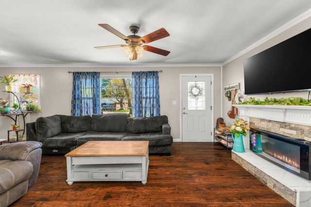 303 Moss Dr, Mcminnville, TN 37110