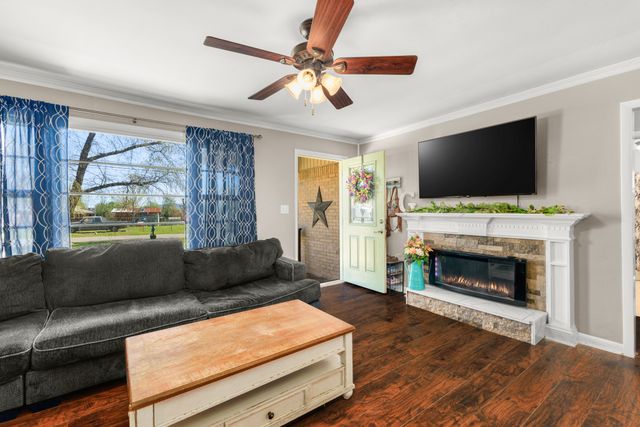 303 Moss Dr, Mcminnville, TN 37110