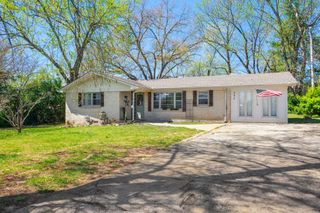 303 Moss Dr, Mcminnville, TN 37110