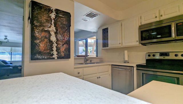 5124 N 31st Place Unit 517, Phoenix, AZ 85016