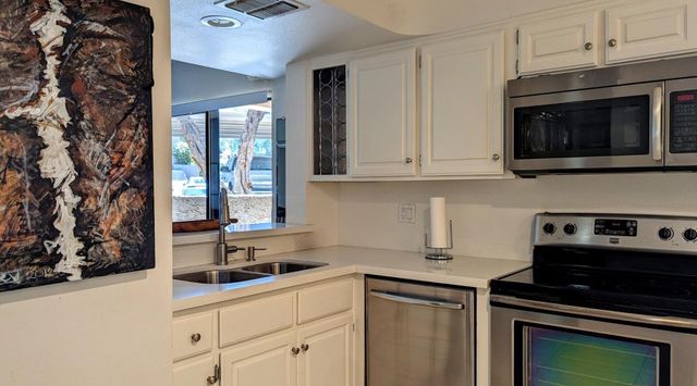 5124 N 31st Place Unit 517, Phoenix, AZ 85016