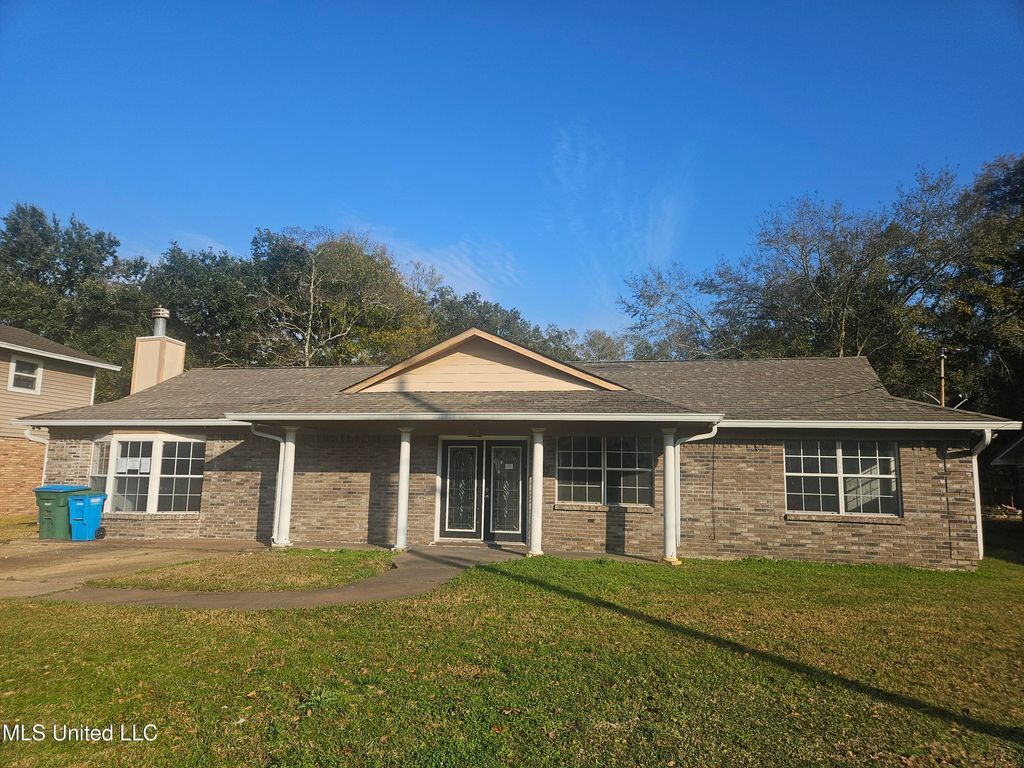 3710 Lincolnshire Street, Pascagoula, MS 39581