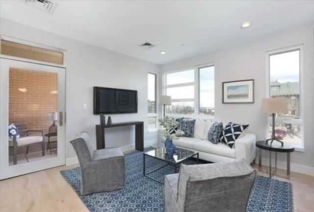 1650 Commonweath Ave 505, Boston, MA 02135