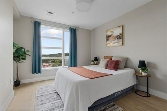 1650 Commonweath Ave 505, Boston, MA 02135