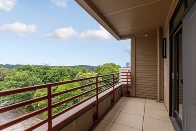 1650 Commonweath Ave 505, Boston, MA 02135